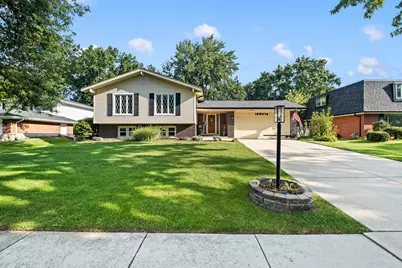 18W076 71st Street, Darien, IL 60561 - Photo 1