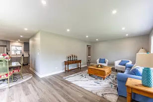 795 E 163rd St, South Holland, IL 60473 - Photo 5