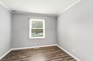 419 Deerpath Dr, Lindenhurst, IL 60046 - Photo 15