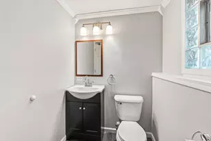 419 Deerpath Dr, Lindenhurst, IL 60046 - Photo 23