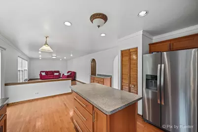 1850 Mission Hills Drive, Elgin, IL 60123 - Photo 11