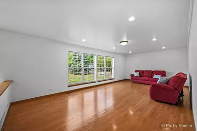 1850 Mission Hills Drive, Elgin, IL 60123 - Photo 13