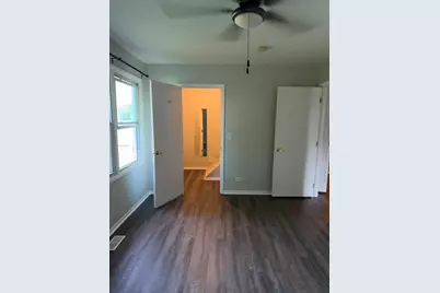 302 Creekside Drive, Vernon Hills, IL 60061 - Photo 9