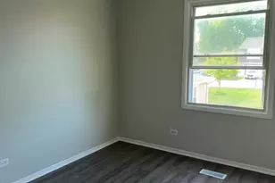 302 Creekside Dr, Vernon Hills, IL 60061 - Photo 13
