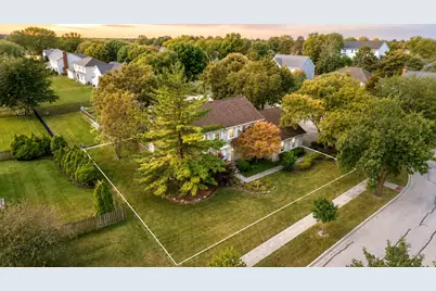 17 Cherrywood Drive, Schaumburg, IL 60194 - Photo 3