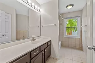 17 Cherrywood Dr, Schaumburg, IL 60194 - Photo 33