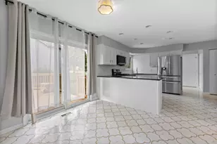 17 Cherrywood Dr, Schaumburg, IL 60194 - Photo 15