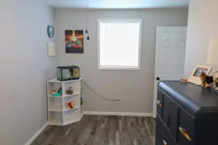 145 E Spaulding Ave, Clifton, IL 60927 - Photo 13