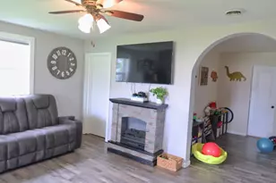 145 E Spaulding Ave, Clifton, IL 60927 - Photo 7