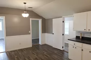 145 E Spaulding Ave, Clifton, IL 60927 - Photo 3