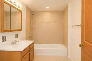 2411 W Fargo Ave, Chicago, IL 60645 - Photo 3