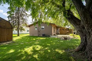 319 E Elm St, Piper City, IL 60959 - Photo 27
