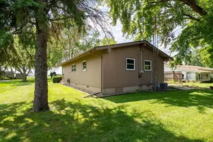 319 E Elm St, Piper City, IL 60959 - Photo 29