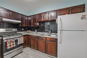 9575 Terrace Pl, Des Plaines, IL 60016 - Photo 7