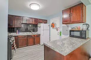 9575 Terrace Pl, Des Plaines, IL 60016 - Photo 5