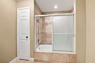 1056 N Pine Tree Circle, Buffalo Grove, IL 60089 - Photo 19