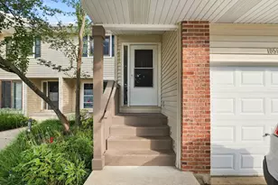 1056 N Pine Tree Circle, Buffalo Grove, IL 60089 - Photo 3