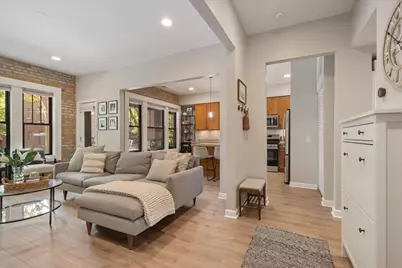 1846 W Berteau Avenue #1, Chicago, IL 60613 - Photo 13