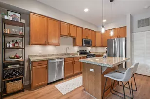 1846 W Berteau Ave, Chicago, IL 60613 - Photo 9