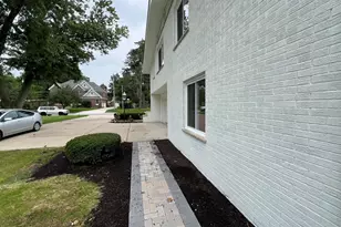 1106 North Path Dr, Wheaton, IL 60187 - Photo 7
