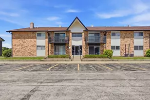 24B Kingery Quarter, Willowbrook, IL 60527 - Photo 1