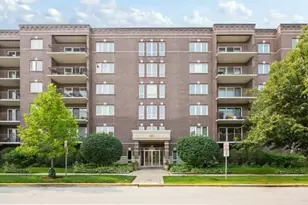 1327 Brown St, Des Plaines, IL 60016 - Photo 1