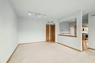 1327 Brown St, Des Plaines, IL 60016 - Photo 5
