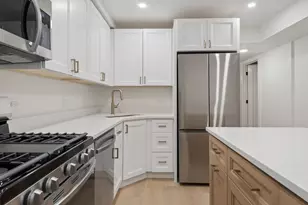 848 W George St, Chicago, IL 60657 - Photo 3