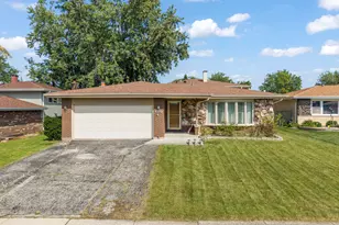 15521 Ridgeland Ave, Oak Forest, IL 60452 - Photo 1
