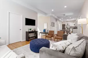 644 W Briar Pl, Chicago, IL 60657 - Photo 5