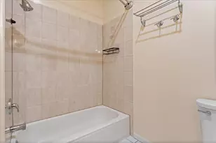644 W Briar Pl, Chicago, IL 60657 - Photo 19