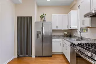 644 W Briar Pl, Chicago, IL 60657 - Photo 11