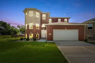 15243 7th Ave, Phoenix, IL 60426 - Photo 1