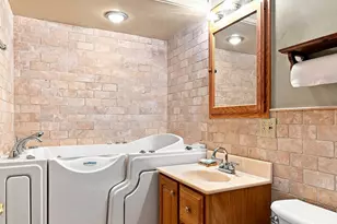 310 N Washington St, Westmont, IL 60559 - Photo 9
