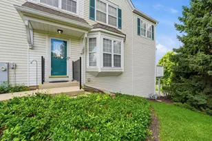 402 Arboretum Dr, Lombard, IL 60148 - Photo 3