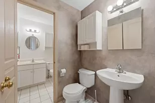 402 Arboretum Dr, Lombard, IL 60148 - Photo 17