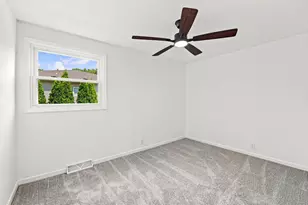 25055 S Center St, Channahon, IL 60410 - Photo 15