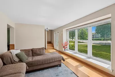 2204 Kensington Drive, Schaumburg, IL 60194 - Photo 3