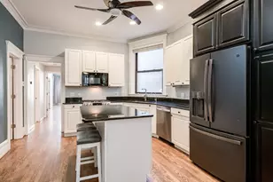 734 W Briar Pl, Chicago, IL 60657 - Photo 9