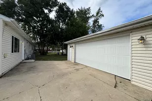 422 Haller Ave, Romeoville, IL 60446 - Photo 5
