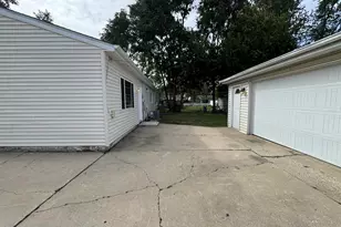 422 Haller Ave, Romeoville, IL 60446 - Photo 3
