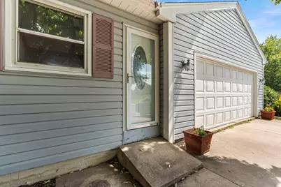 706 Old Indian Trail, Aurora, IL 60506 - Photo 3