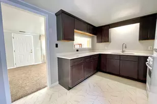 296 N Levasseur Ave, Bourbonnais, IL 60914 - Photo 5