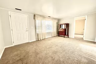 296 N Levasseur Ave, Bourbonnais, IL 60914 - Photo 3