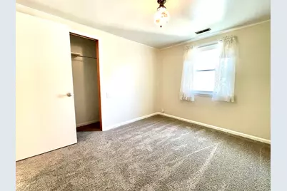 296 N Levasseur Avenue, Bourbonnais, IL 60914 - Photo 9
