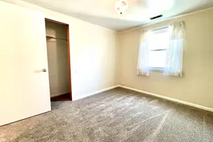 296 N Levasseur Ave, Bourbonnais, IL 60914 - Photo 9