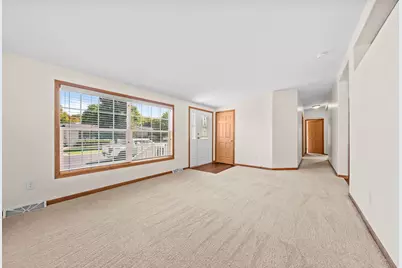 5631 Irving Boulevard, Machesney Park, IL 61115 - Photo 9