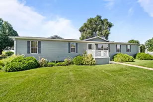 5631 Irving Blvd, Machesney Park, IL 61115 - Photo 1