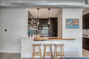 910 W Madison St, Chicago, IL 60607 - Photo 13