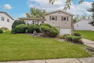5809 Orange Ln, Oak Forest, IL 60452 - Photo 3